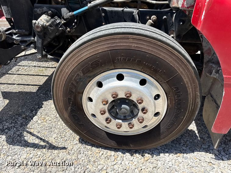 image for item EC4580 2000 Peterbilt 377 semi truck