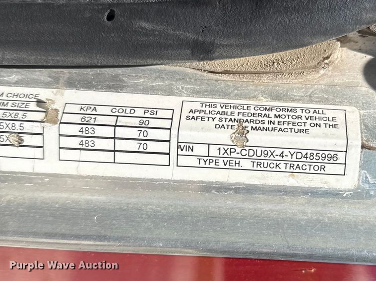 image for item EC4580 2000 Peterbilt 377 semi truck