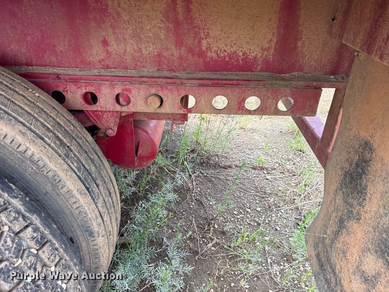 image for item ED5234 1976 Sontan 11PTW-2-7040SL flatbed trailer