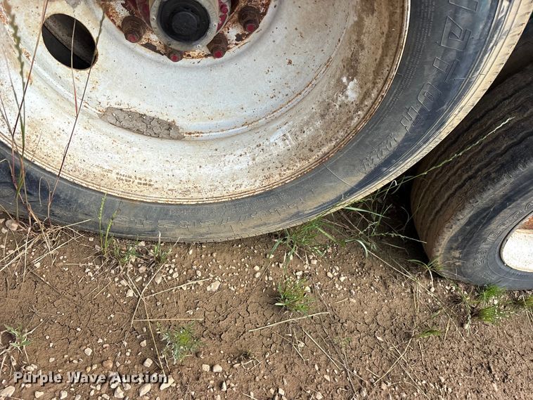 image for item ED5234 1976 Sontan 11PTW-2-7040SL flatbed trailer