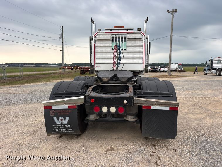 image for item ED5236 2022 Western Star 4900EX semi truck