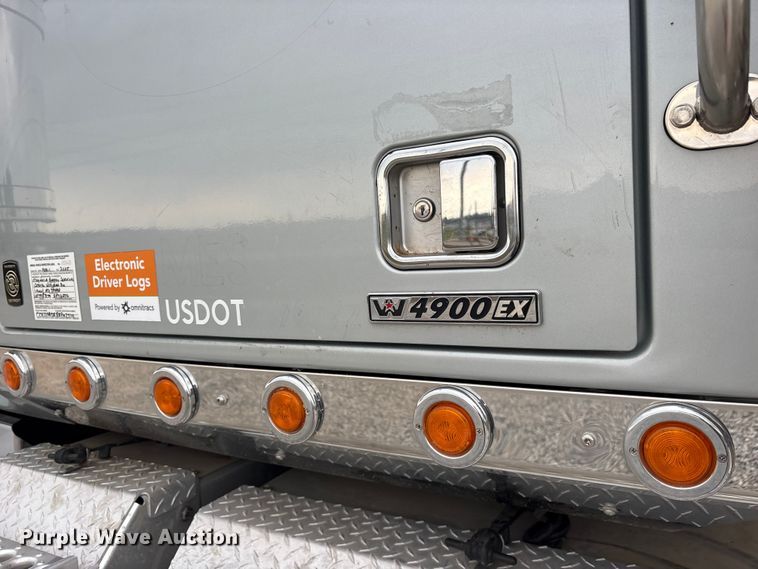 image for item ED5236 2022 Western Star 4900EX semi truck