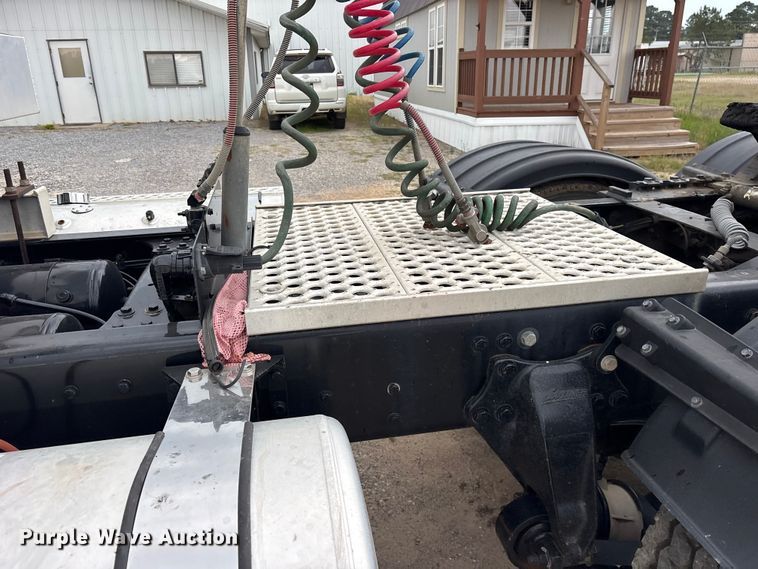 image for item ED5236 2022 Western Star 4900EX semi truck