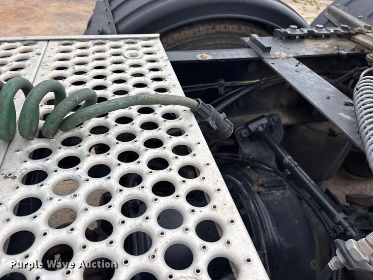 image for item ED5236 2022 Western Star 4900EX semi truck