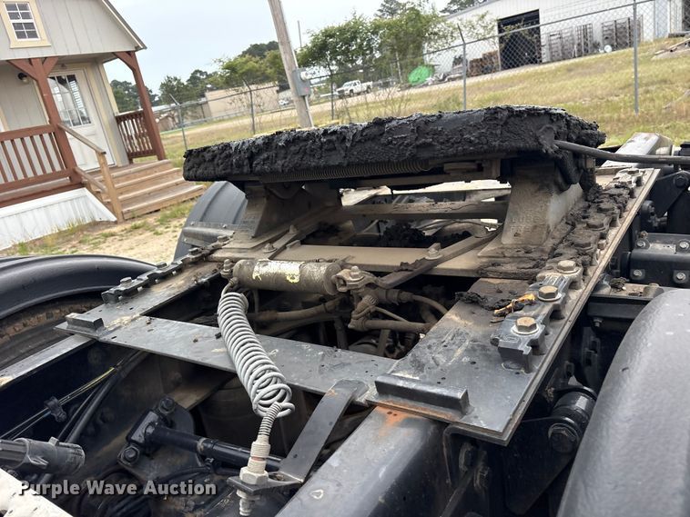 image for item ED5236 2022 Western Star 4900EX semi truck