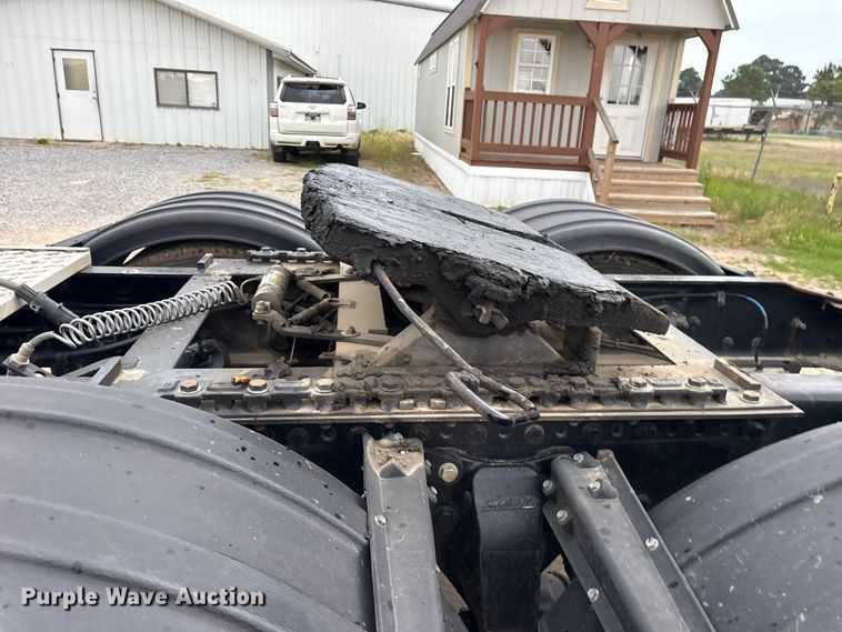 image for item ED5236 2022 Western Star 4900EX semi truck