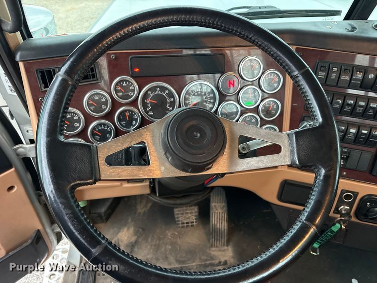 image for item ED5236 2022 Western Star 4900EX semi truck