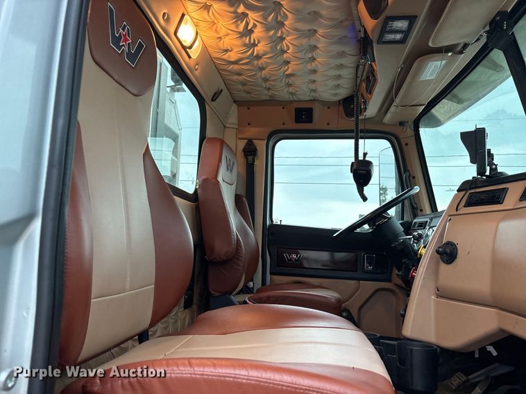 image for item ED5236 2022 Western Star 4900EX semi truck