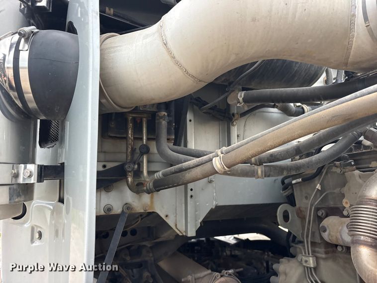 image for item ED5236 2022 Western Star 4900EX semi truck