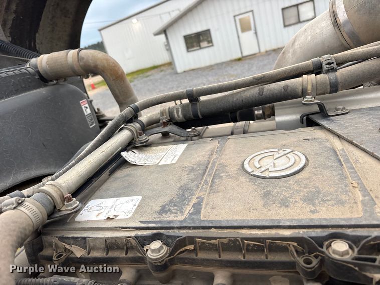 image for item ED5236 2022 Western Star 4900EX semi truck