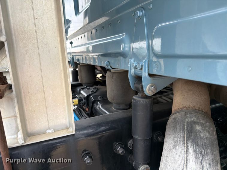 image for item ED5237 2022 Western Star 49X semi truck