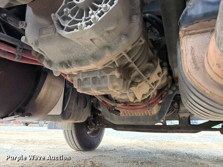 image for item ED5237 2022 Western Star 49X semi truck