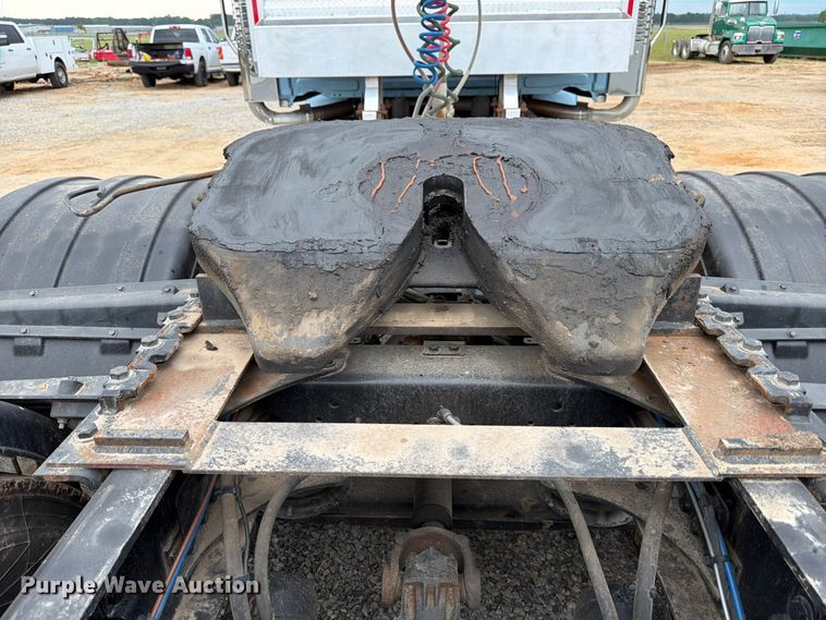 image for item ED5237 2022 Western Star 49X semi truck