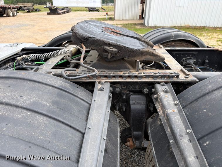 image for item ED5237 2022 Western Star 49X semi truck
