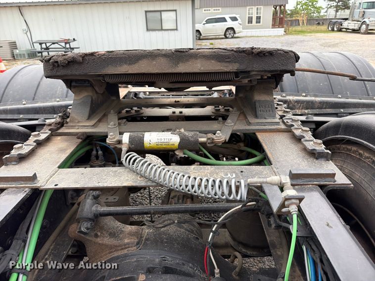 image for item ED5237 2022 Western Star 49X semi truck