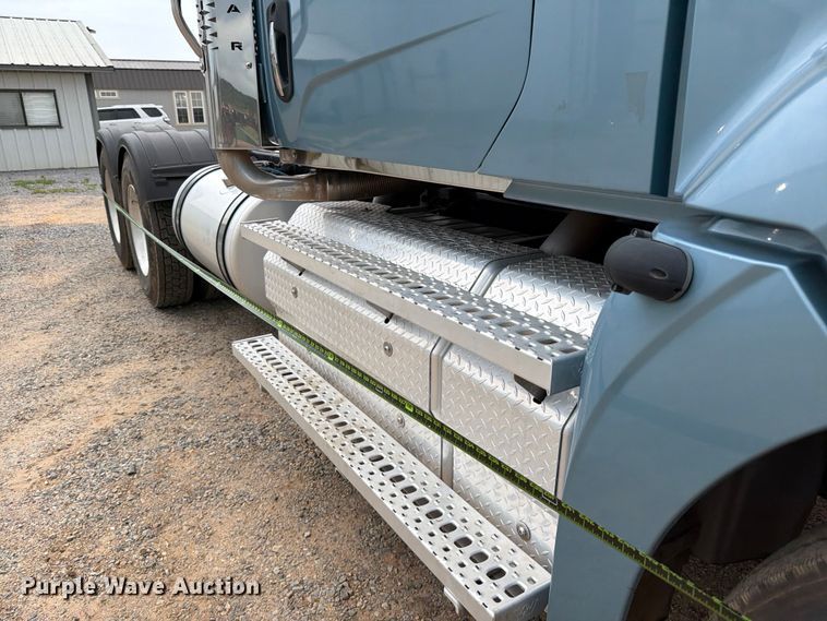 image for item ED5237 2022 Western Star 49X semi truck