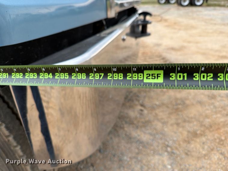 image for item ED5237 2022 Western Star 49X semi truck