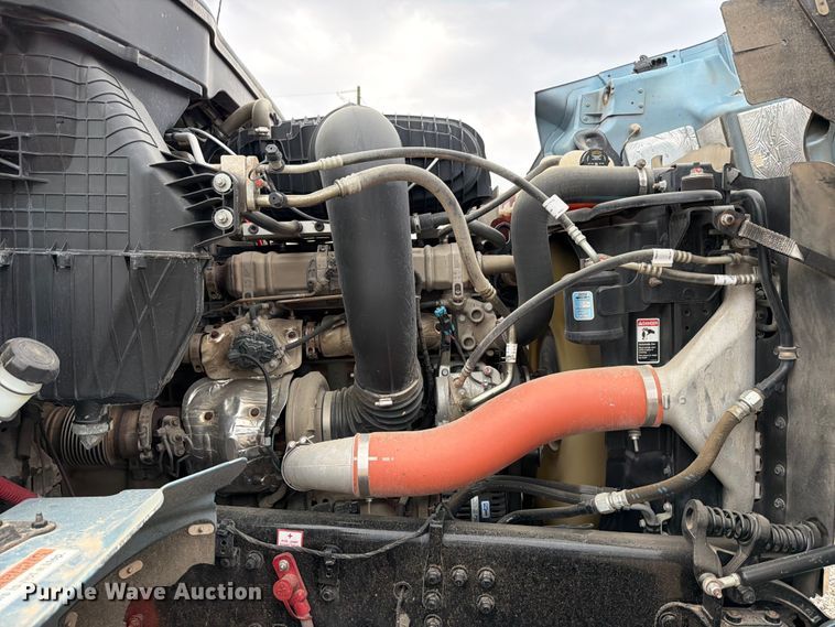 image for item ED5237 2022 Western Star 49X semi truck