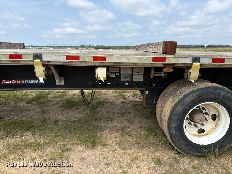 image for item ED5239 2016 Great Dane FLP-0024-00048 flatbed trailer