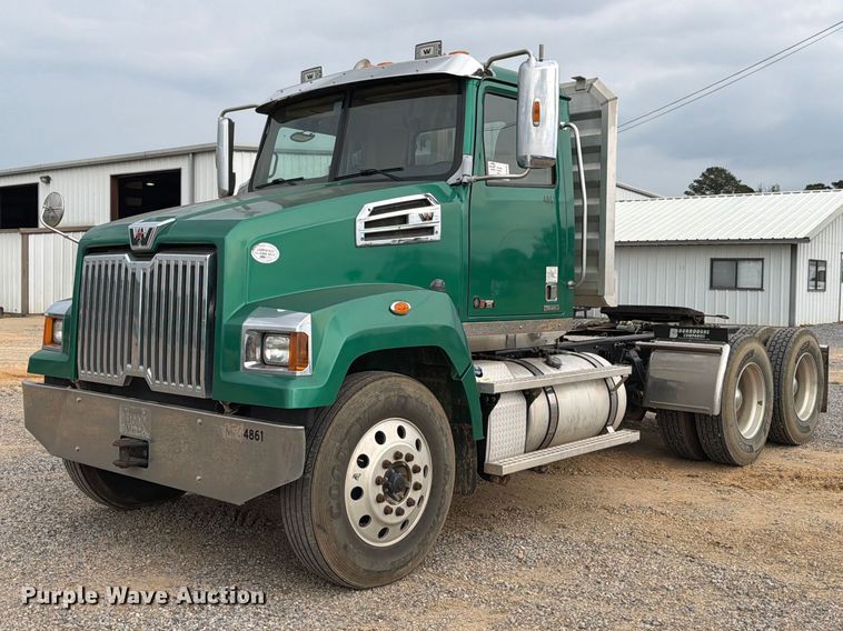 Photo of a 2021 Western Star 4700SF