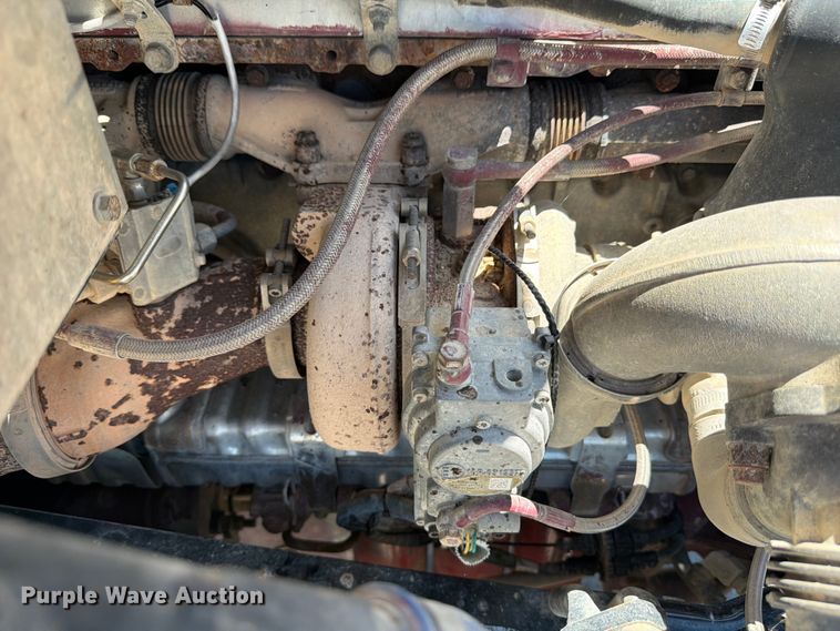 image for item ED5288 2010 Mack Pinnacle CHU613 semi truck