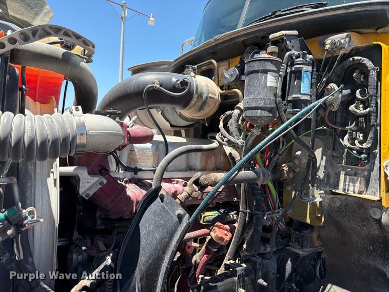 image for item ED5288 2010 Mack Pinnacle CHU613 semi truck