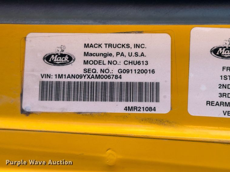 image for item ED5288 2010 Mack Pinnacle CHU613 semi truck