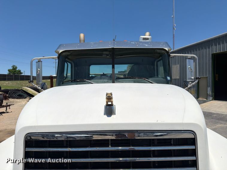 image for item ED5289 2014 Mack CHU613 semi truck