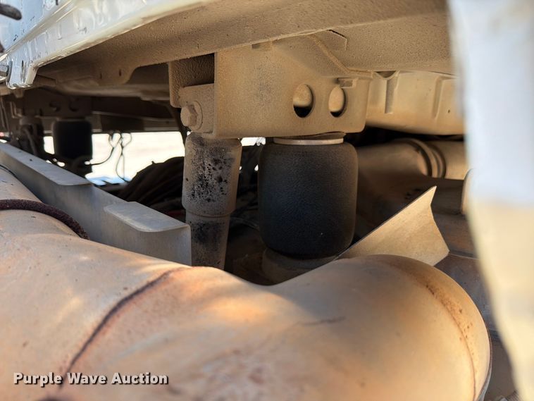 image for item ED5289 2014 Mack CHU613 semi truck