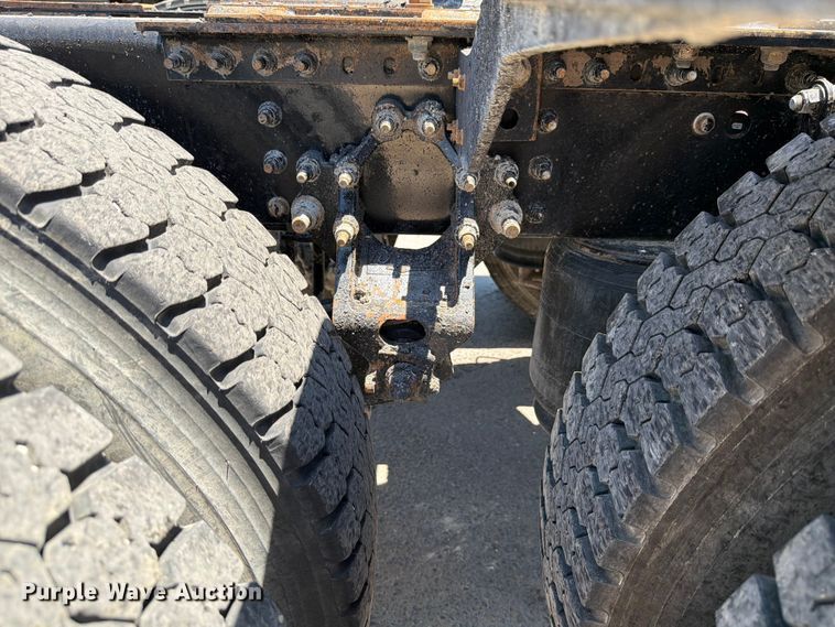image for item ED5289 2014 Mack CHU613 semi truck
