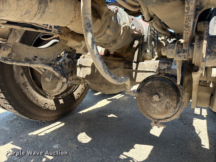 image for item ED5289 2014 Mack CHU613 semi truck