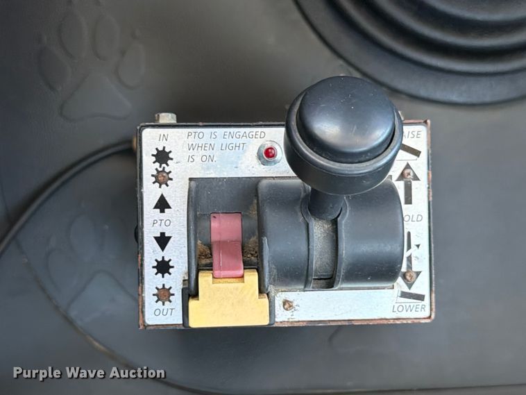 image for item ED5289 2014 Mack CHU613 semi truck