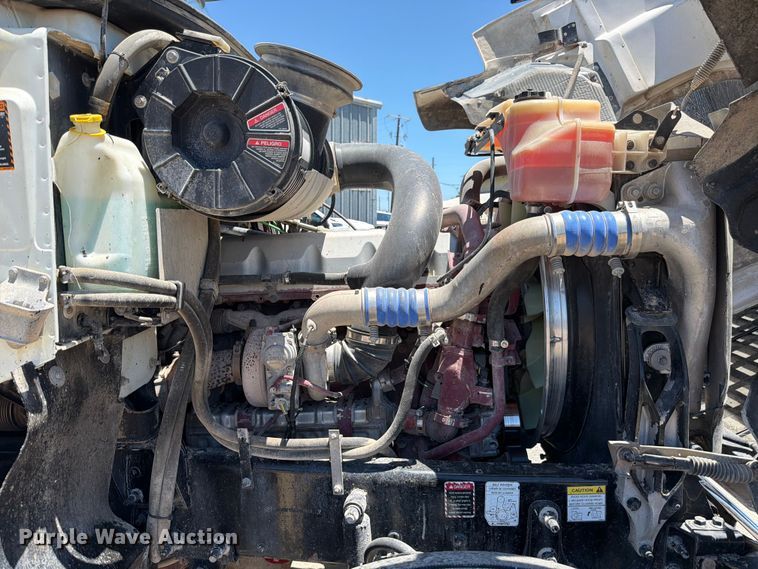 image for item ED5289 2014 Mack CHU613 semi truck