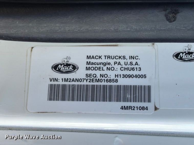 image for item ED5289 2014 Mack CHU613 semi truck