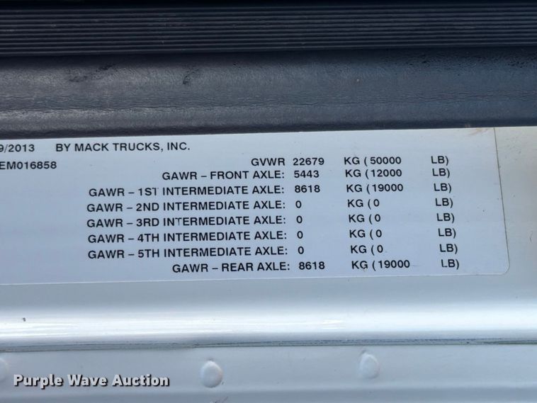 image for item ED5289 2014 Mack CHU613 semi truck