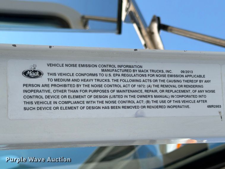 image for item ED5289 2014 Mack CHU613 semi truck