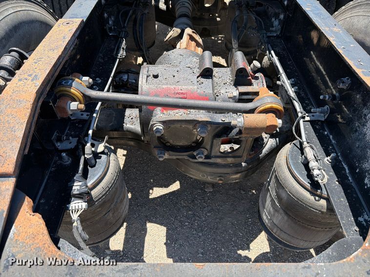 image for item ED5290 2014 Mack CHU613 semi truck