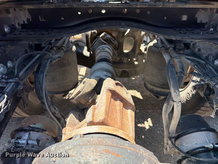 image for item ED5290 2014 Mack CHU613 semi truck