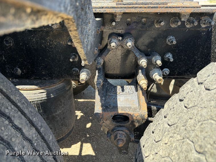 image for item ED5290 2014 Mack CHU613 semi truck