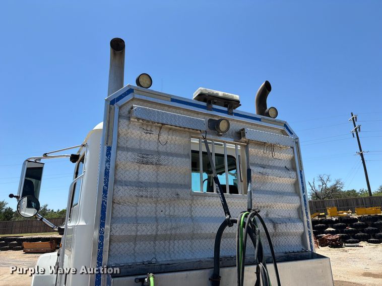 image for item ED5290 2014 Mack CHU613 semi truck