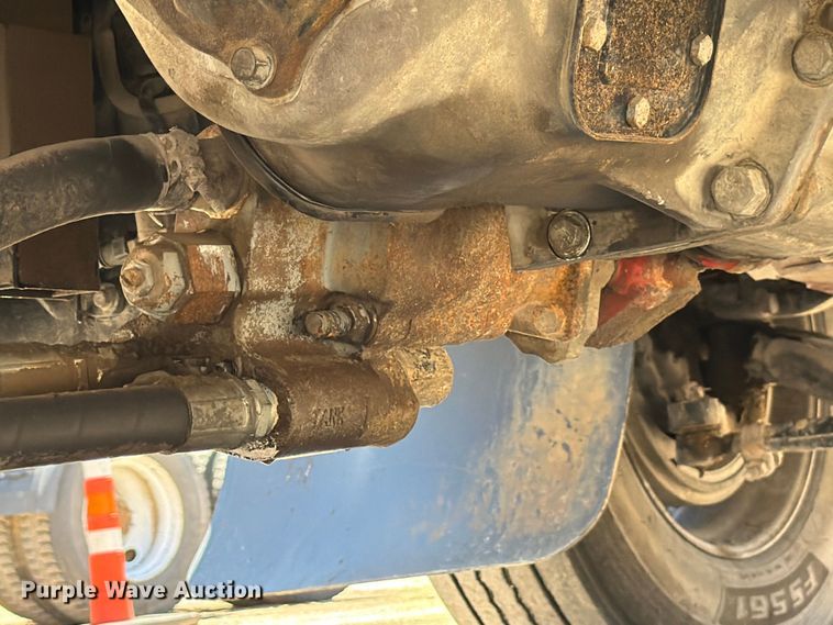 image for item ED5290 2014 Mack CHU613 semi truck