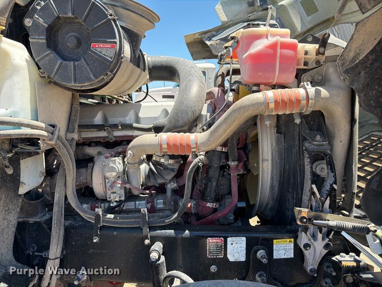 image for item ED5290 2014 Mack CHU613 semi truck