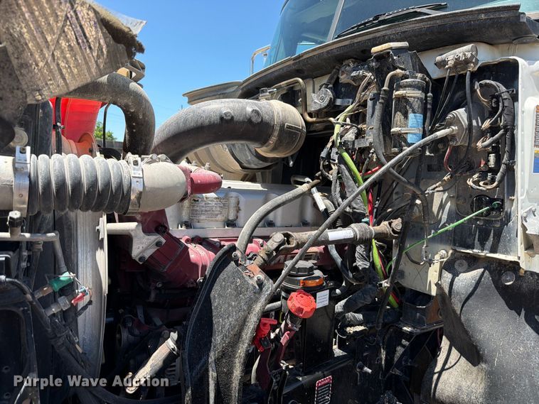 image for item ED5290 2014 Mack CHU613 semi truck