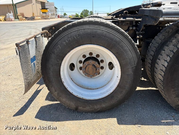 image for item ED5290 2014 Mack CHU613 semi truck