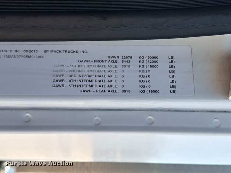 image for item ED5290 2014 Mack CHU613 semi truck