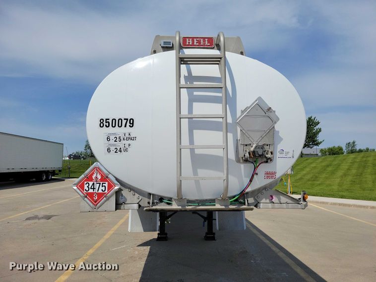 image for item EE1003 2005 Heil Fuel Tanker