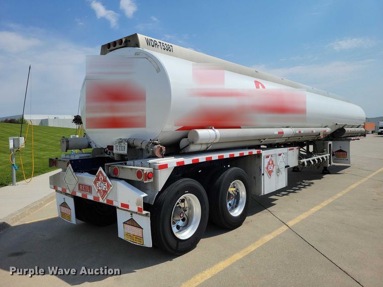 image for item EE1003 2005 Heil Fuel Tanker