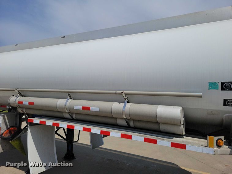 image for item EE1003 2005 Heil Fuel Tanker