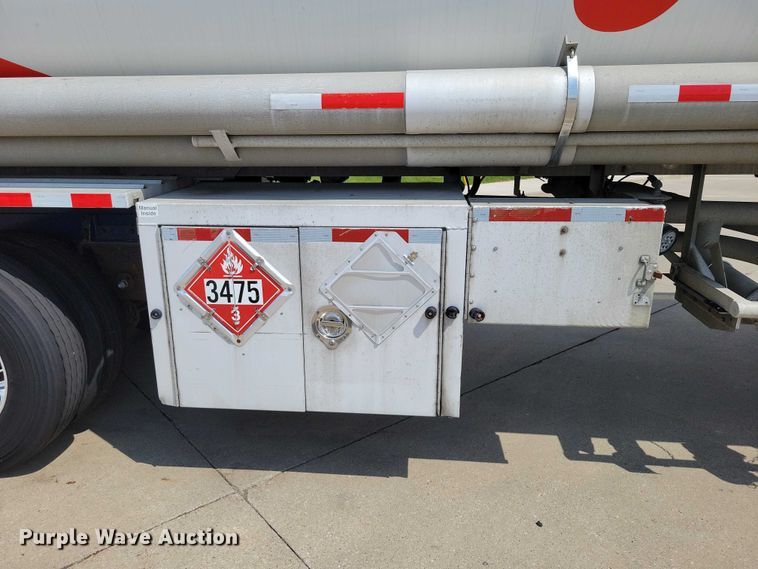 image for item EE1003 2005 Heil Fuel Tanker