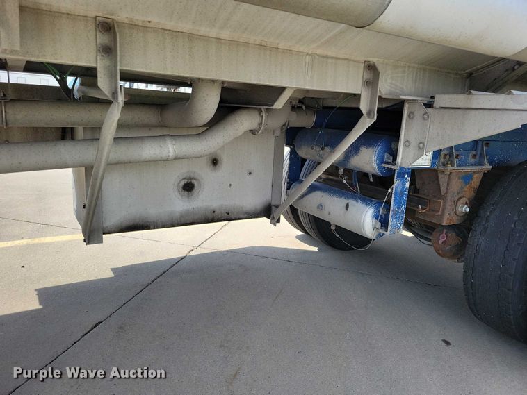 image for item EE1003 2005 Heil Fuel Tanker